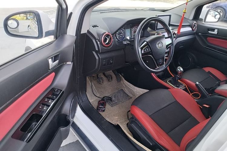 Used BAIC Senova X25 2015 1.5L Manual Elite Edition Driver Seat
