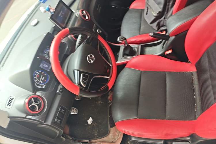 Used BAIC Senova X25 2015 1.5L Manual Elite Edition Driver Seat