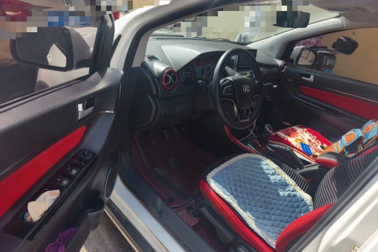 Used BAIC Senova X25 2015 1.5L Manual Elite Edition Driver Seat