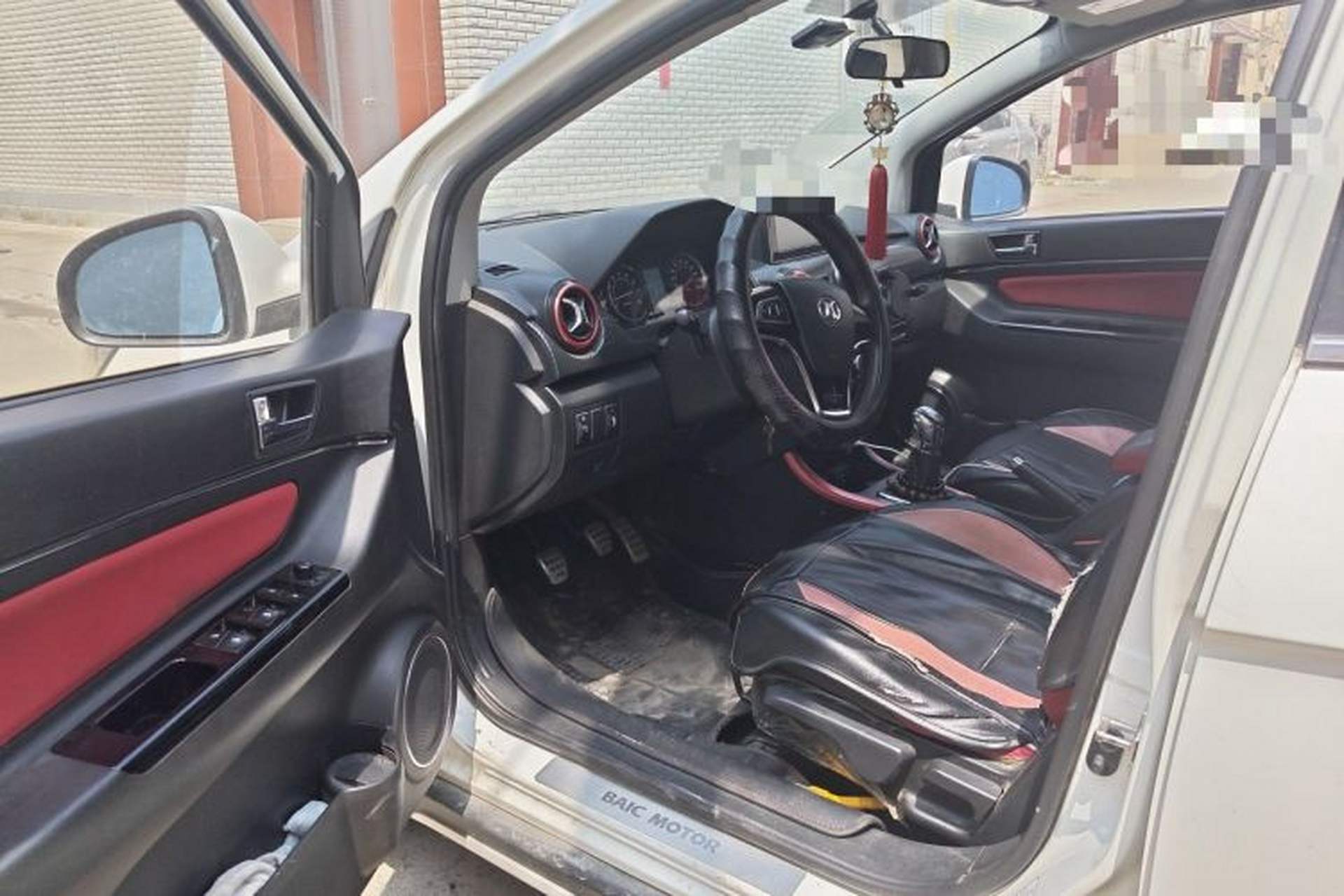 Used BAIC Senova X25 2015 1.5L Manual Elite Edition Driver Seat