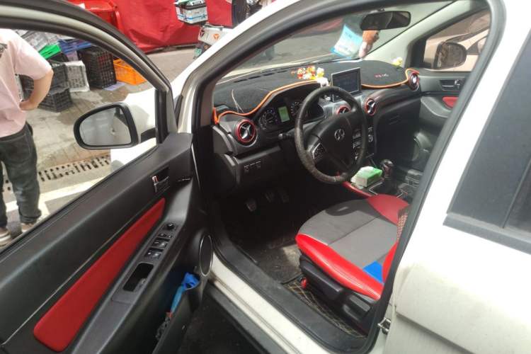 Used BAIC Senova X25 2015 1.5L Manual Elite Edition Driver Seat