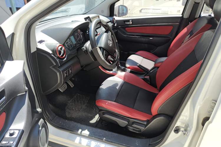 Used BAIC Senova X25 2015 1.5L Automatic Elite Model Driver Seat