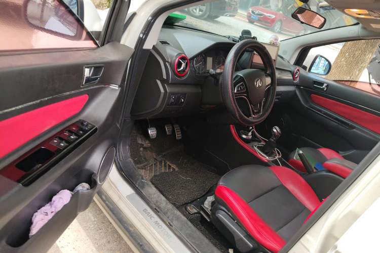 Used BAIC Senova X25 2015 1.5L Manual Elite Edition Driver Seat