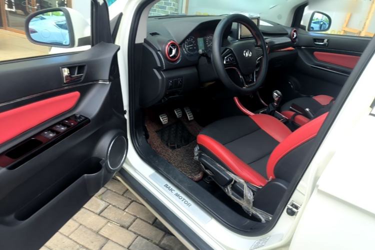 Used BAIC Senova X25 2015 1.5L manual Comfort trim level Driver Seat