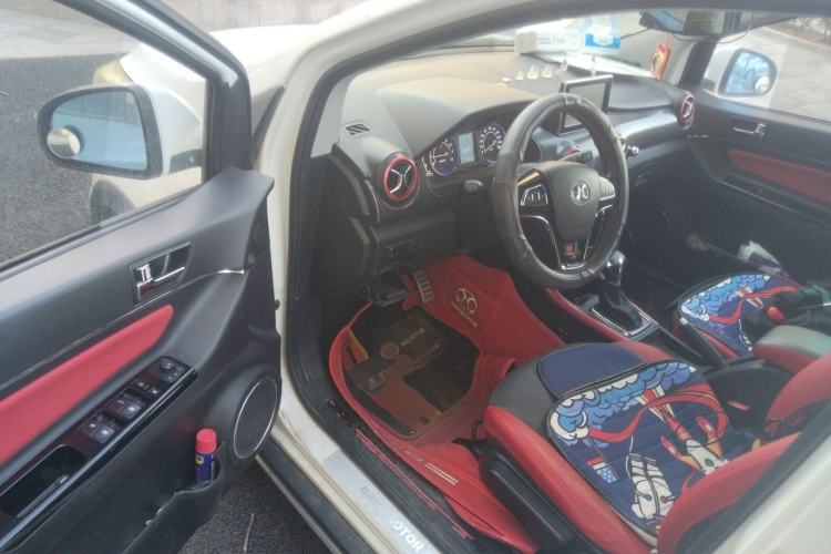 Used BAIC Senova X25 2015 1.5L Automatic Elite Model Driver Seat