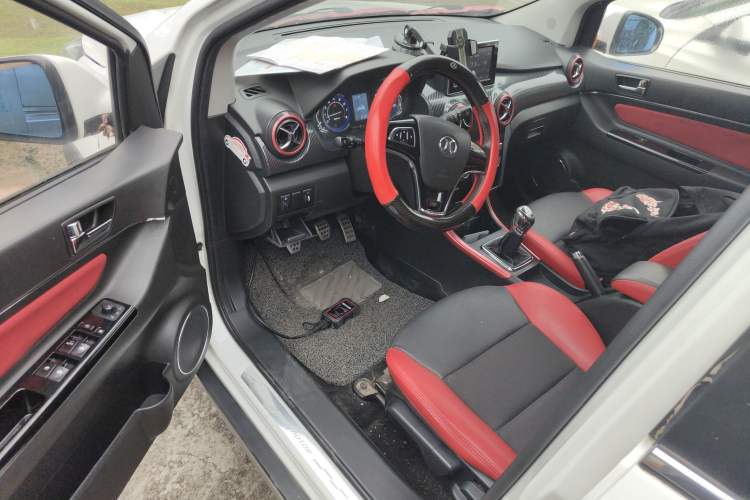 Used BAIC Senova X25 2015 1.5L Manual Elite Edition Driver Seat