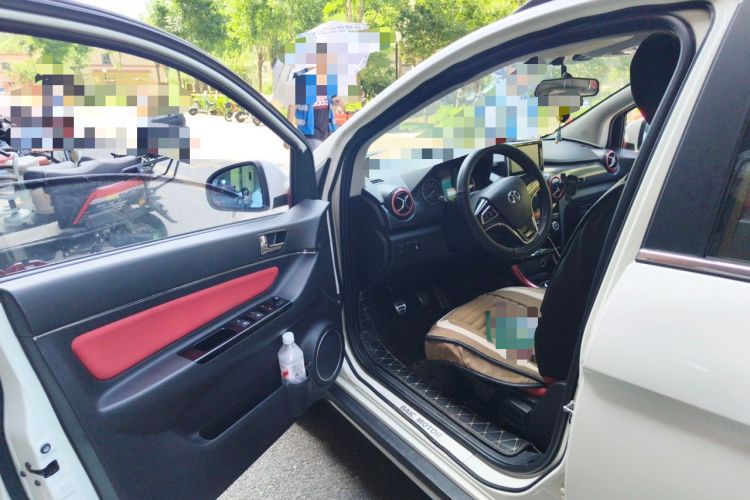 Used BAIC Senova X25 2015 1.5L Manual Elite Edition Driver Seat