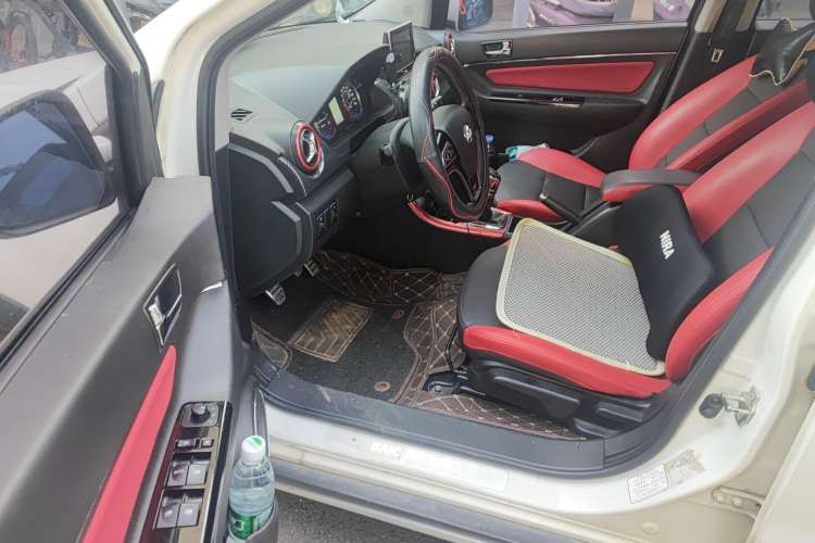 Used BAIC Senova X25 2015 1.5L Manual Elite Edition Driver Seat