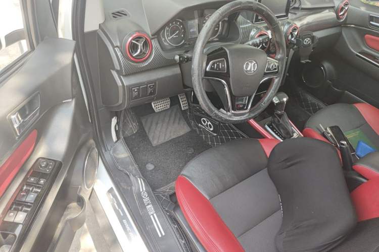 Used BAIC Senova X25 2015 1.5L Automatic Elite Model Driver Seat