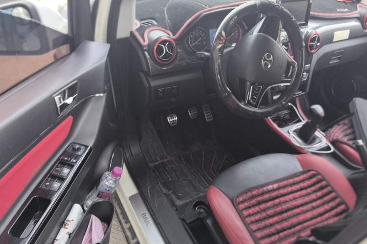 Used BAIC Senova X25 2015 1.5L Manual Elite Edition Driver Seat