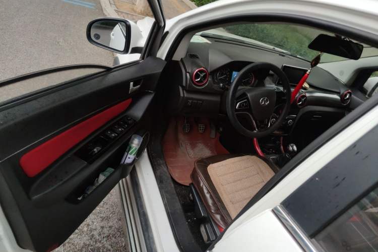 Used BAIC Senova X25 2015 1.5L Manual Elite Edition Driver Seat