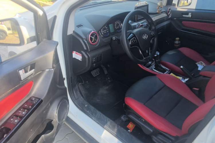 Used BAIC Senova X25 2015 1.5L Automatic Elite Model Driver Seat