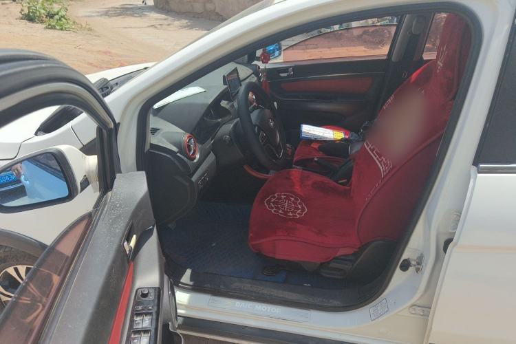 Used BAIC Senova X25 2015 1.5L Manual Elite Edition Driver Seat