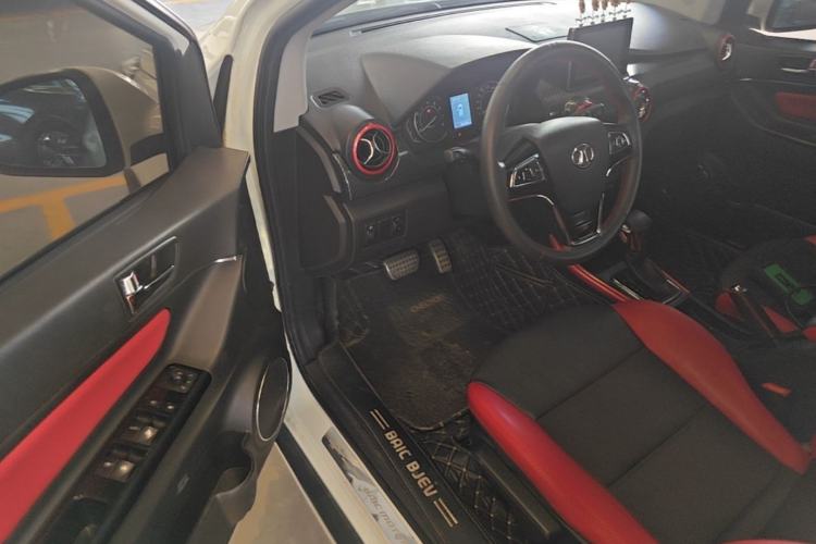 Used BAIC Senova X25 2015 1.5L Automatic Elite Model Driver Seat