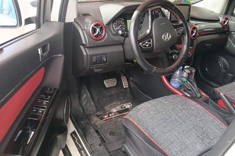 Used BAIC Senova X25 2015 1.5L Automatic Elite Model Driver Seat