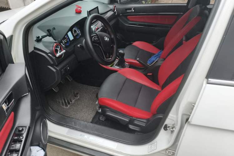 Used BAIC Senova X25 2015 1.5L Manual Elite Edition Driver Seat