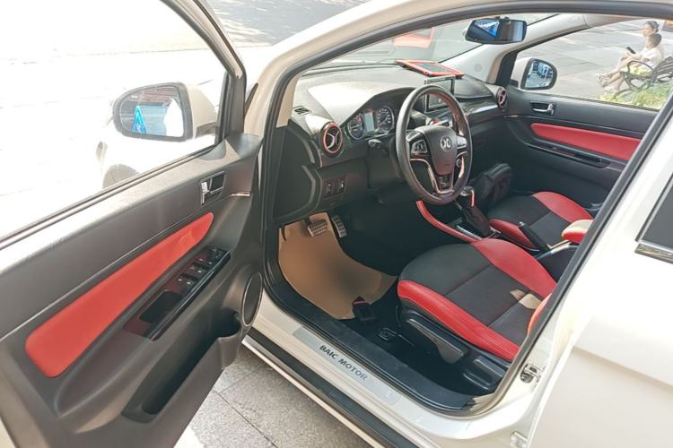 Used BAIC Senova X25 2015 1.5L Automatic Elite Model Driver Seat
