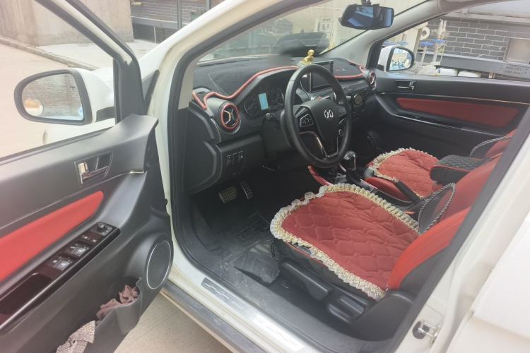 Used BAIC Senova X25 2015 1.5L Automatic Elite Model Driver Seat