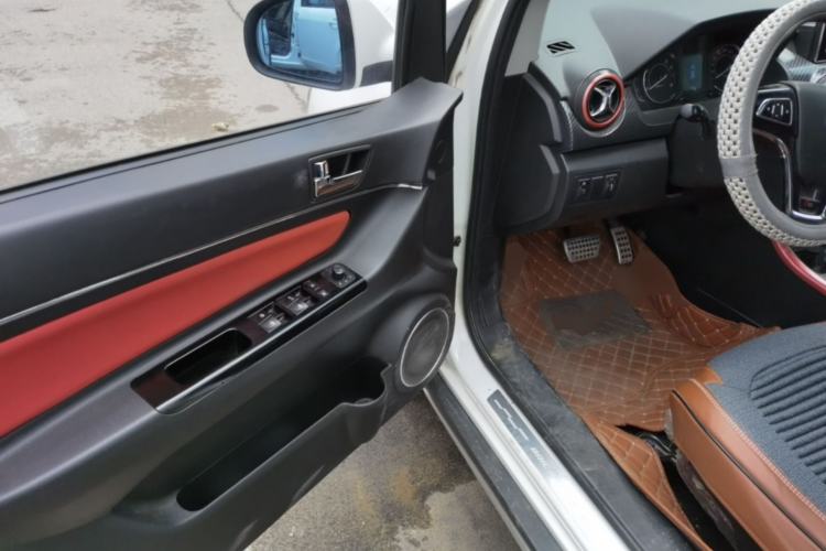 Used BAIC Senova X25 2015 1.5L Automatic Elite Model Driver Seat