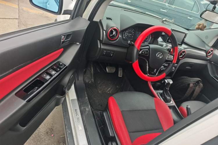 Used BAIC Senova X25 2015 1.5L Automatic Elite Model Driver Seat