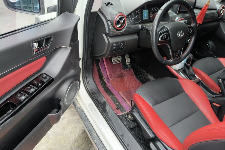 Used BAIC Senova X25 2015 1.5L Automatic Elite Model Driver Seat
