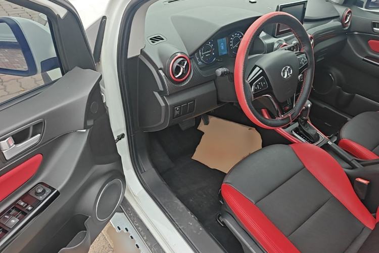 Used BAIC Senova X25 2015 1.5L Automatic Elite Model Driver Seat