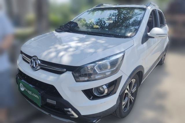 BAIC Senova X25 2015 1.5L Automatic Elite Model de segunda mano