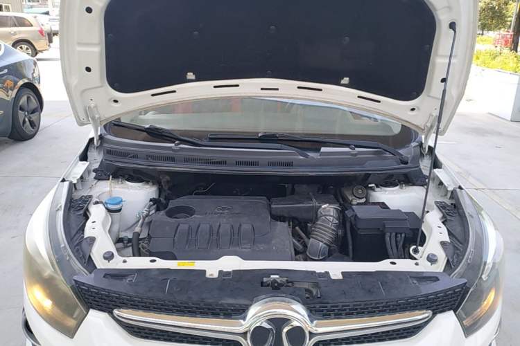 Used BAIC Senova X25 2015 1.5L Manual Elite Edition Engine Bay