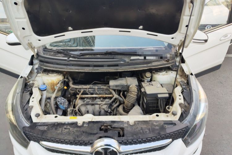 Used BAIC Senova X25 2015 1.5L manual Comfort trim level Engine Bay