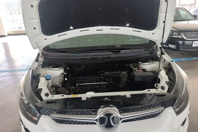 Used BAIC Senova X25 2015 1.5L manual Comfort trim level Engine Bay