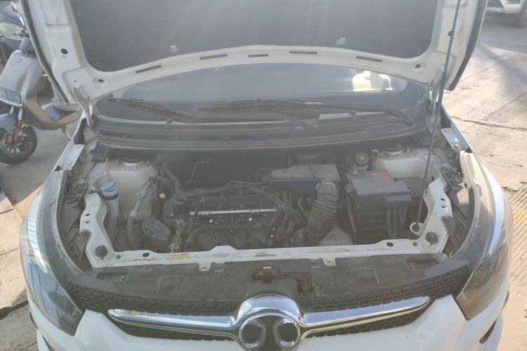 Used BAIC Senova X25 2015 1.5L manual Comfort trim level Engine Bay