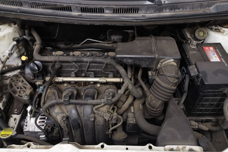 Used BAIC Senova X25 2015 1.5L manual Comfort trim level Engine Bay