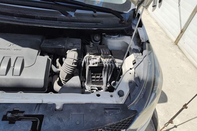 Used BAIC Senova X25 2015 1.5L Automatic Elite Model Engine Bay Left