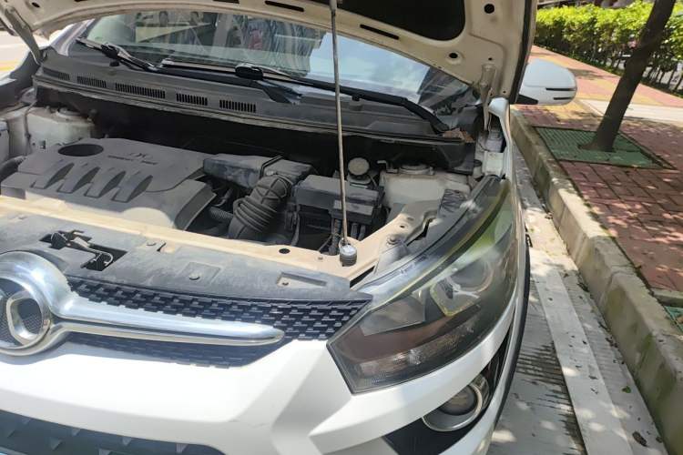 Used BAIC Senova X25 2015 1.5L Automatic Elite Model Engine Bay Left