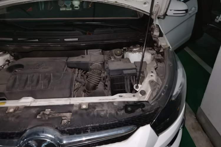 Used BAIC Senova X25 2015 1.5L Manual Elite Edition Engine Bay Left