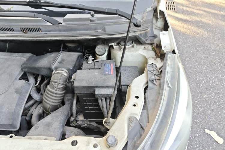 Used BAIC Senova X25 2015 1.5L automatic luxury version Engine Bay Left