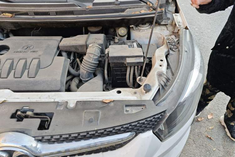 Used BAIC Senova X25 2015 1.5L Automatic Elite Model Engine Bay Left