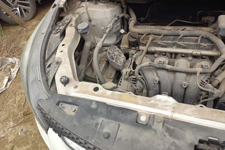 Used BAIC Senova X25 2015 1.5L manual Comfort trim level Engine Bay Right