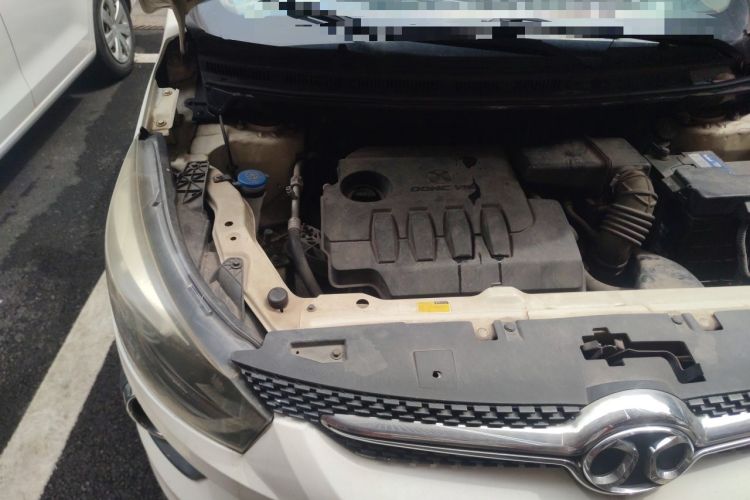 Used BAIC Senova X25 2015 1.5L Manual Elite Edition Engine Bay Right