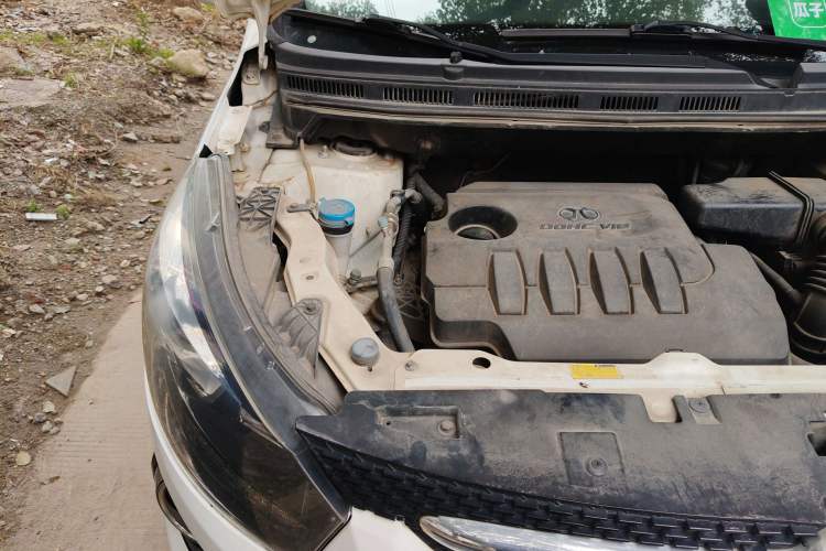 Used BAIC Senova X25 2015 1.5L Manual Elite Edition Engine Bay Right