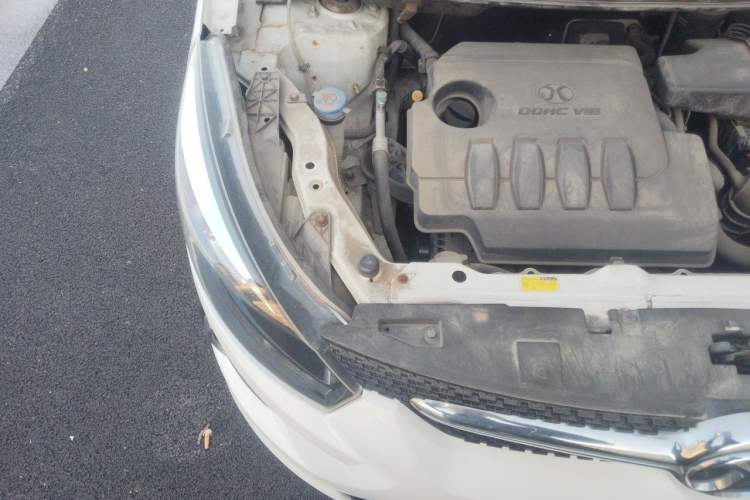 Used BAIC Senova X25 2015 1.5L Automatic Elite Model Engine Bay Right
