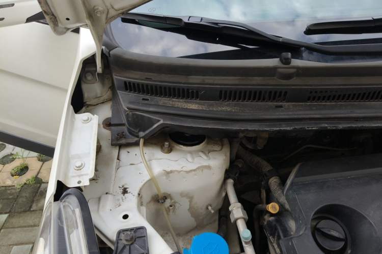 Used BAIC Senova X25 2015 1.5L Automatic Elite Model Engine Bay Right