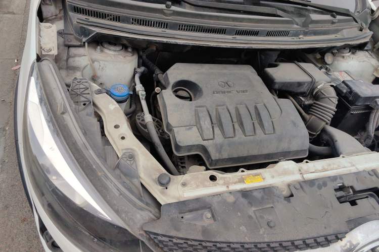 Used BAIC Senova X25 2015 1.5L Manual Elite Edition Engine Bay Right