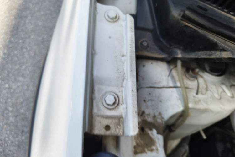 Used BAIC Senova X25 2015 1.5L Manual Elite Edition Engine Bay Right