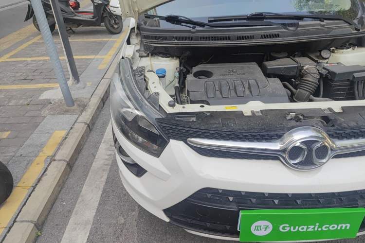 Used BAIC Senova X25 2015 1.5L Manual Elite Edition Engine Bay Right