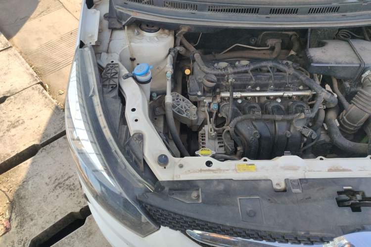 Used BAIC Senova X25 2015 1.5L manual Comfort trim level Engine Bay Right