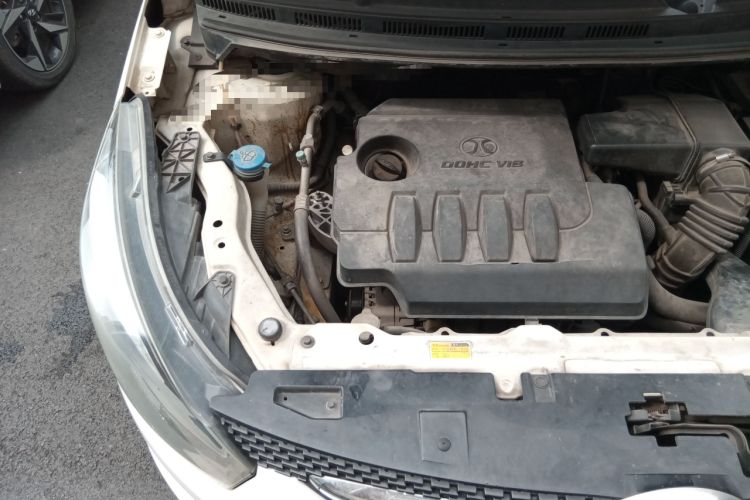 Used BAIC Senova X25 2015 1.5L Manual Elite Edition Engine Bay Right