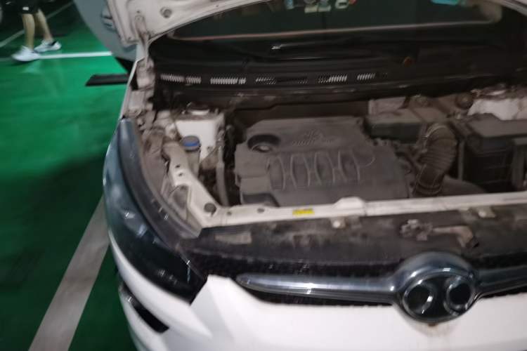 Used BAIC Senova X25 2015 1.5L Manual Elite Edition Engine Bay Right