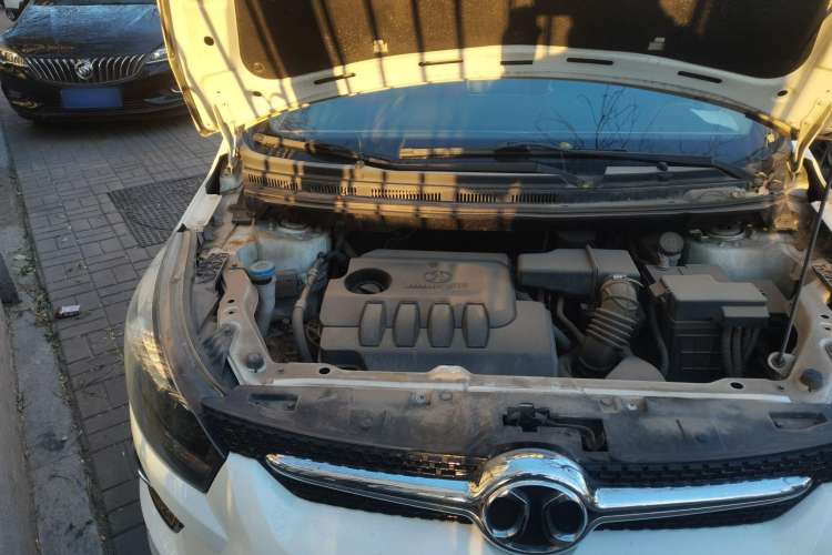 Used BAIC Senova X25 2015 1.5L Manual Elite Edition Engine Bay Right