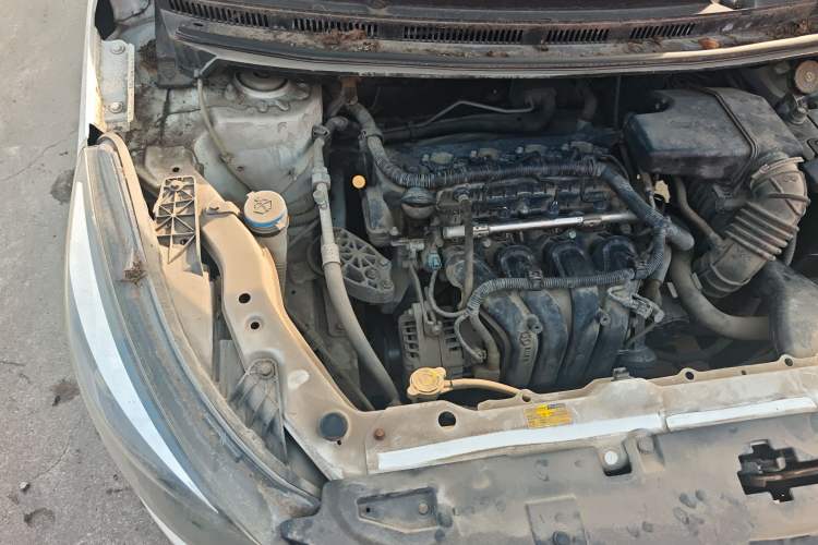 Used BAIC Senova X25 2015 1.5L manual Comfort trim level Engine Bay Right